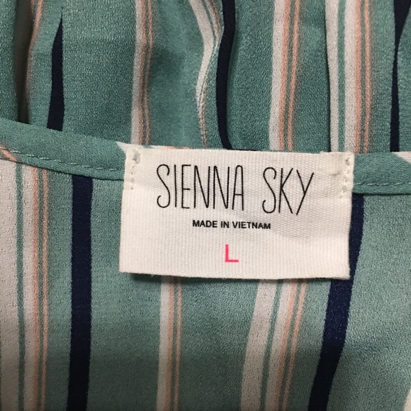 SIENNA SKY | top - Picture 4 of 5